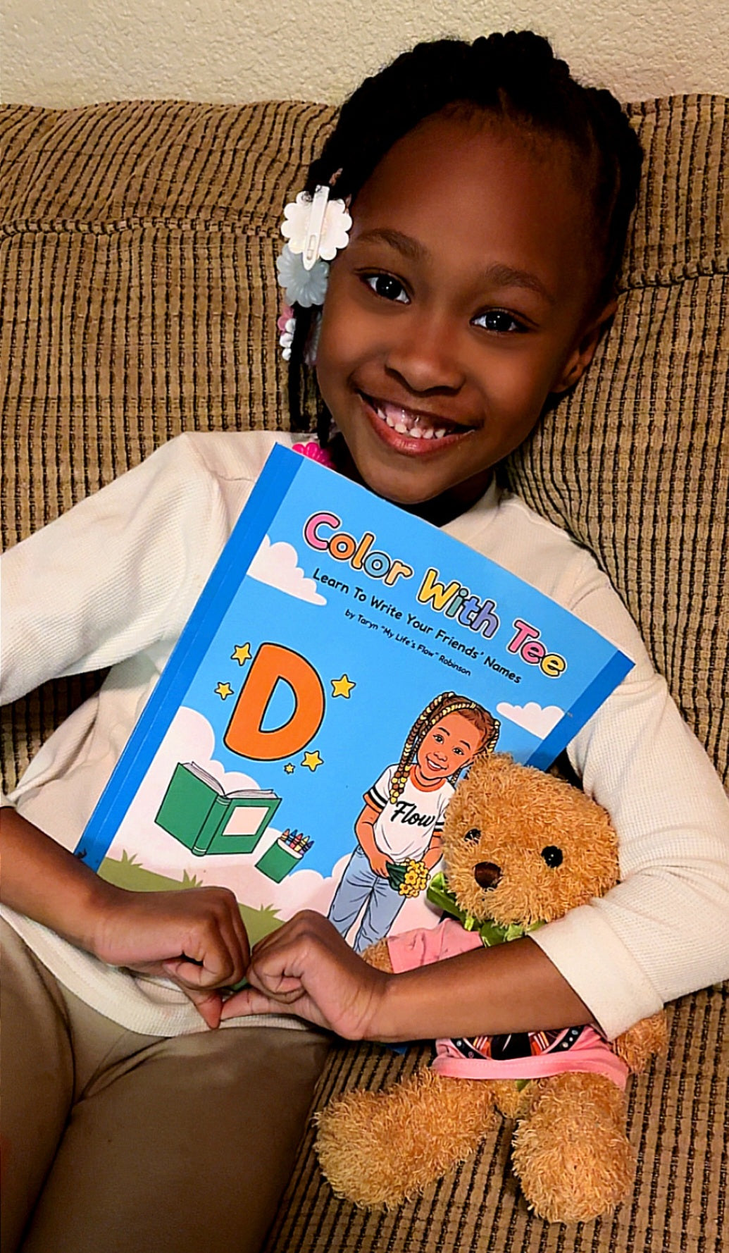 Color With Tee: Learn to write your friends' names